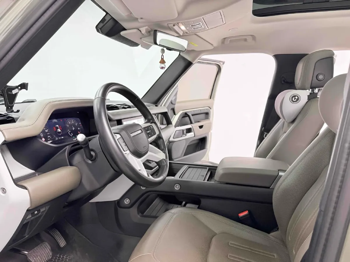 2021 Land Rover Defender 3.0T 400HP L6 8AT,autocango,china used car exporter,china ev exporter,chinese used car exporter,chinese used ev exporter