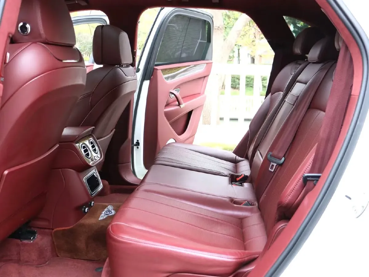 2018 Bentley Bentayga 4.0T 550HP V8 8AT,autocango,china used car exporter,china ev exporter,chinese used car exporter,chinese used ev exporter