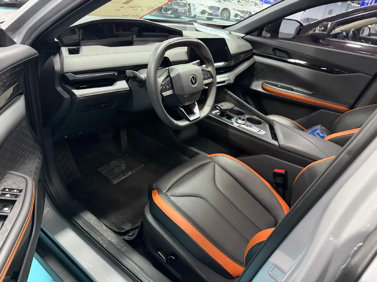 2023 ChangAn UNI-V 1.5T 188HP L4 7DCT,autocango,china used car exporter,china ev exporter,chinese used car exporter,chinese used ev exporter