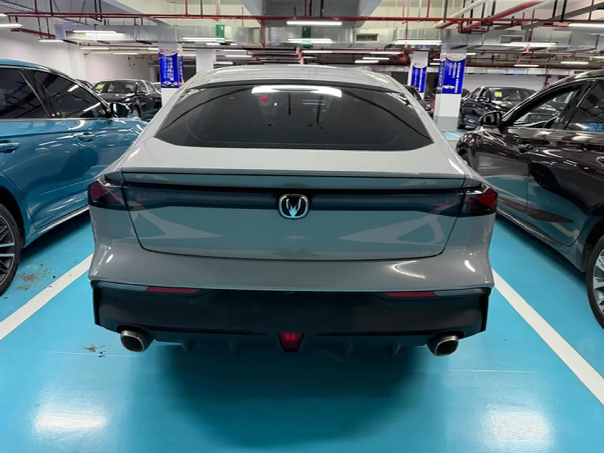 2023 ChangAn UNI-V 1.5T 188HP L4 7DCT,autocango,china used car exporter,china ev exporter,chinese used car exporter,chinese used ev exporter