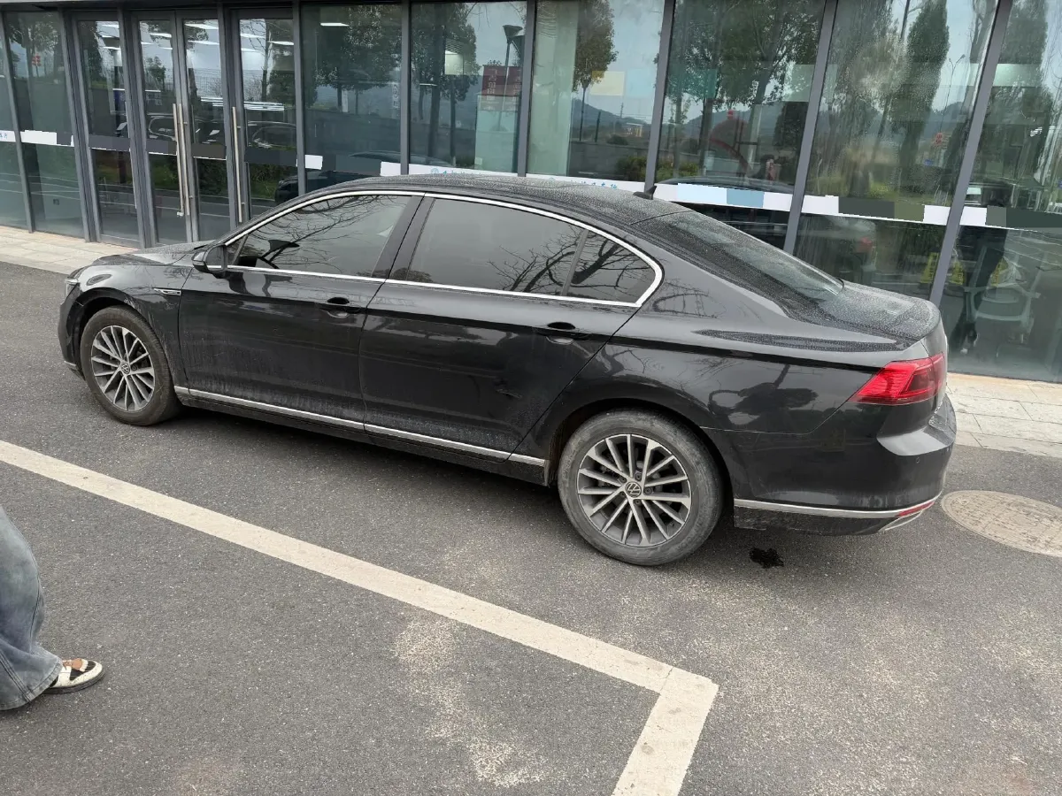 2020 Volkswagen Magotan 2.0T 186HP L4 7DCT,autocango,china used car exporter,china ev exporter,chinese used car exporter,chinese used ev exporter