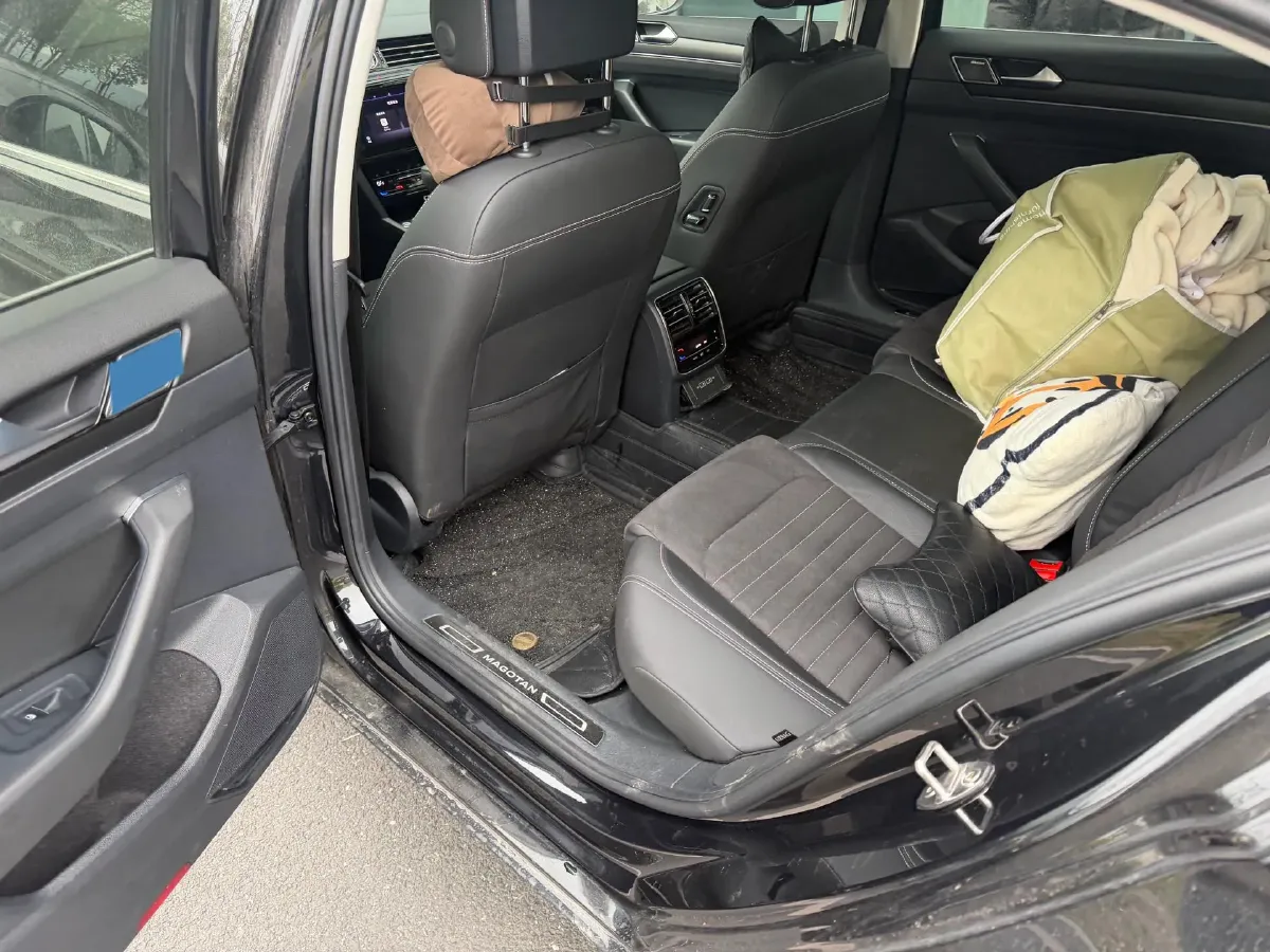 2020 Volkswagen Magotan 2.0T 186HP L4 7DCT,autocango,china used car exporter,china ev exporter,chinese used car exporter,chinese used ev exporter