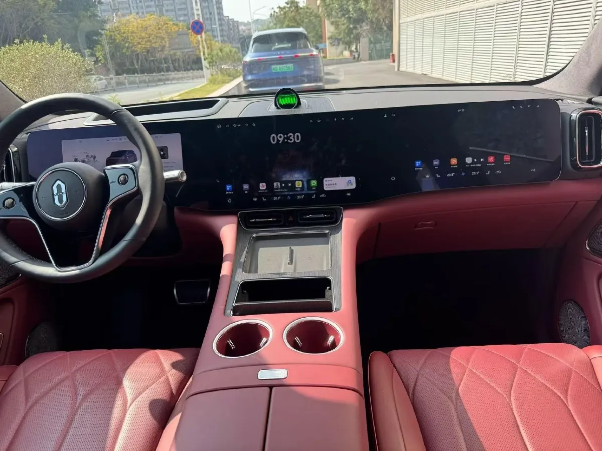 2025 AITO AITO M8 REEV 160HP REEV 53.4KWH,autocango,china used car exporter,china ev exporter,chinese used car exporter,chinese used ev exporter