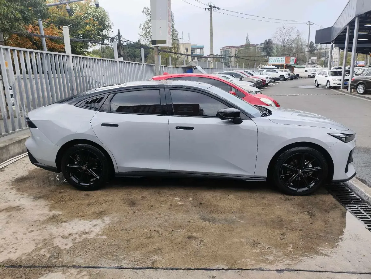 2023 ChangAn UNI-V 1.5T 188HP L4 7DCT,autocango,china used car exporter,china ev exporter,chinese used car exporter,chinese used ev exporter