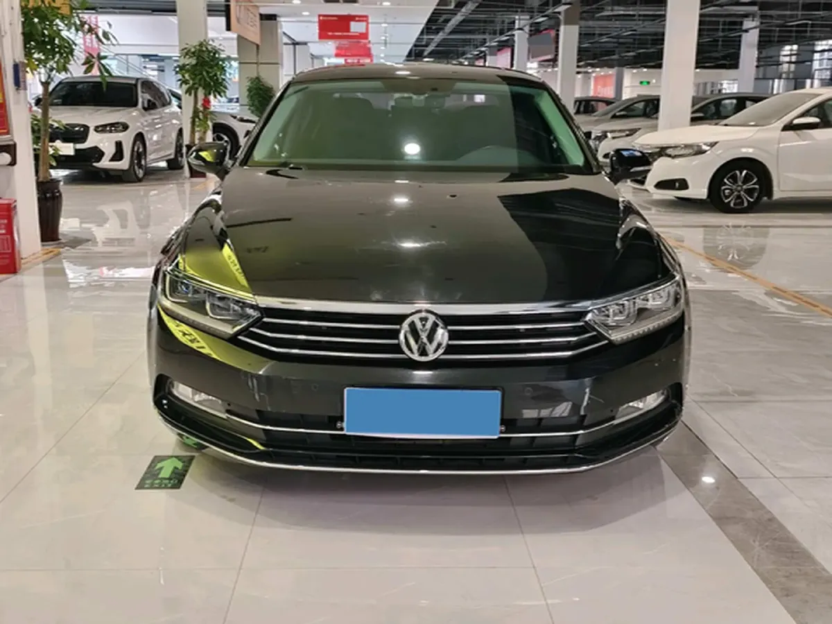 2018 Volkswagen Magotan 1.8T 180HP L4 7DCT,autocango,china used car exporter,china ev exporter,chinese used car exporter,chinese used ev exporter