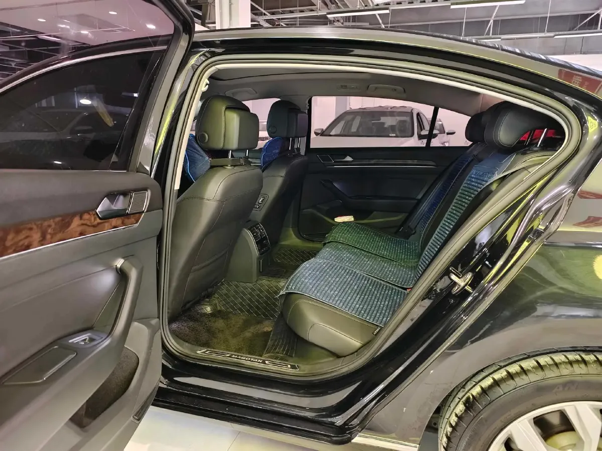 2018 Volkswagen Magotan 1.8T 180HP L4 7DCT,autocango,china used car exporter,china ev exporter,chinese used car exporter,chinese used ev exporter
