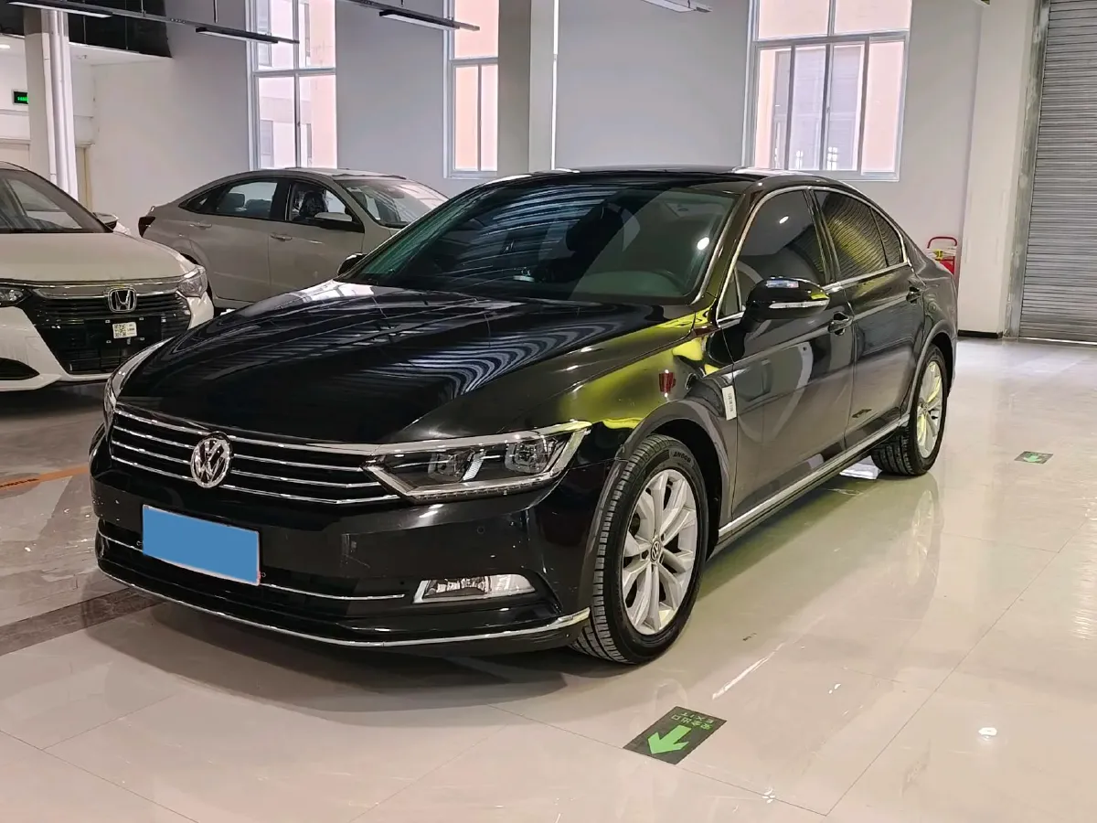 2018 Volkswagen Magotan 1.8T 180HP L4 7DCT,autocango,china used car exporter,china ev exporter,chinese used car exporter,chinese used ev exporter