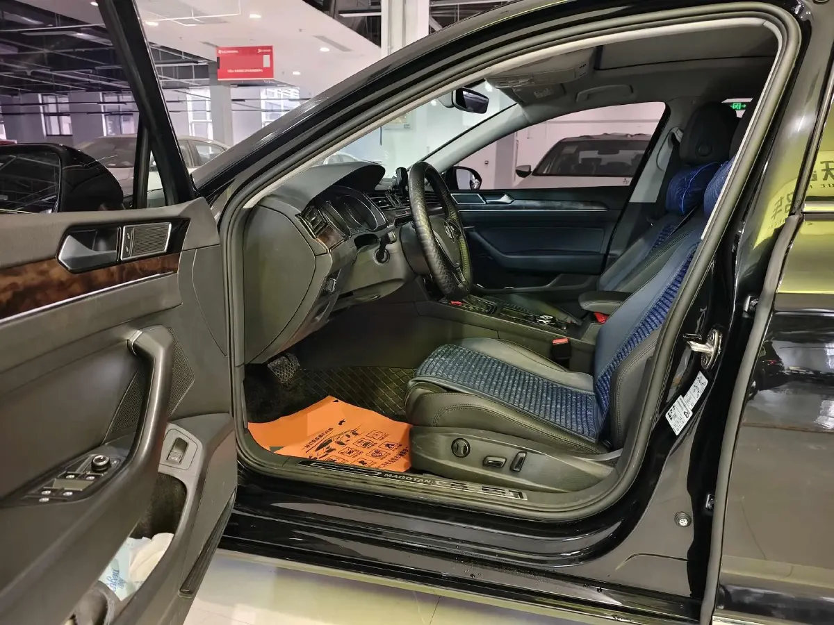 2018 Volkswagen Magotan 1.8T 180HP L4 7DCT,autocango,china used car exporter,china ev exporter,chinese used car exporter,chinese used ev exporter