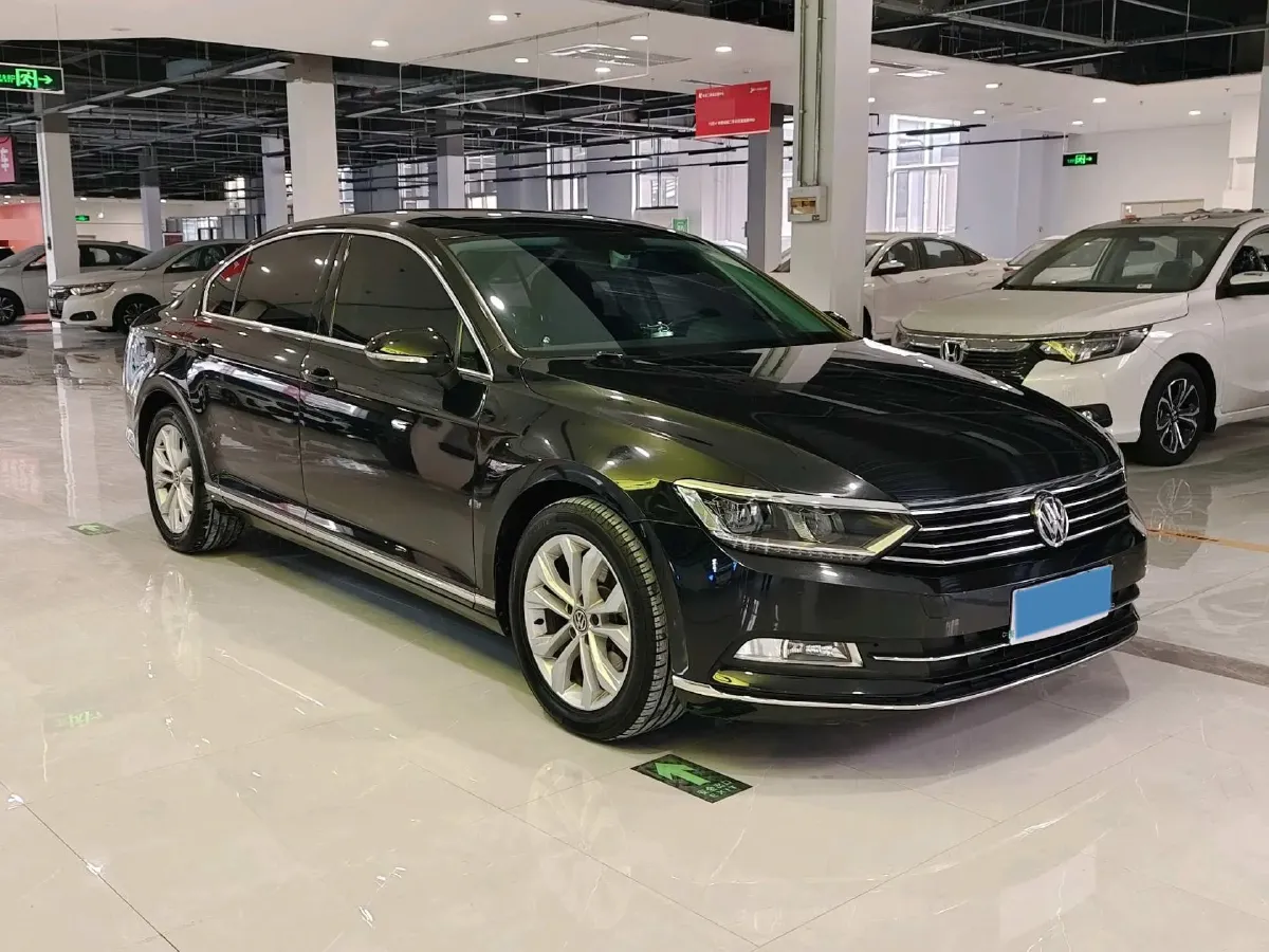 2018 Volkswagen Magotan 1.8T 180HP L4 7DCT,autocango,china used car exporter,china ev exporter,chinese used car exporter,chinese used ev exporter