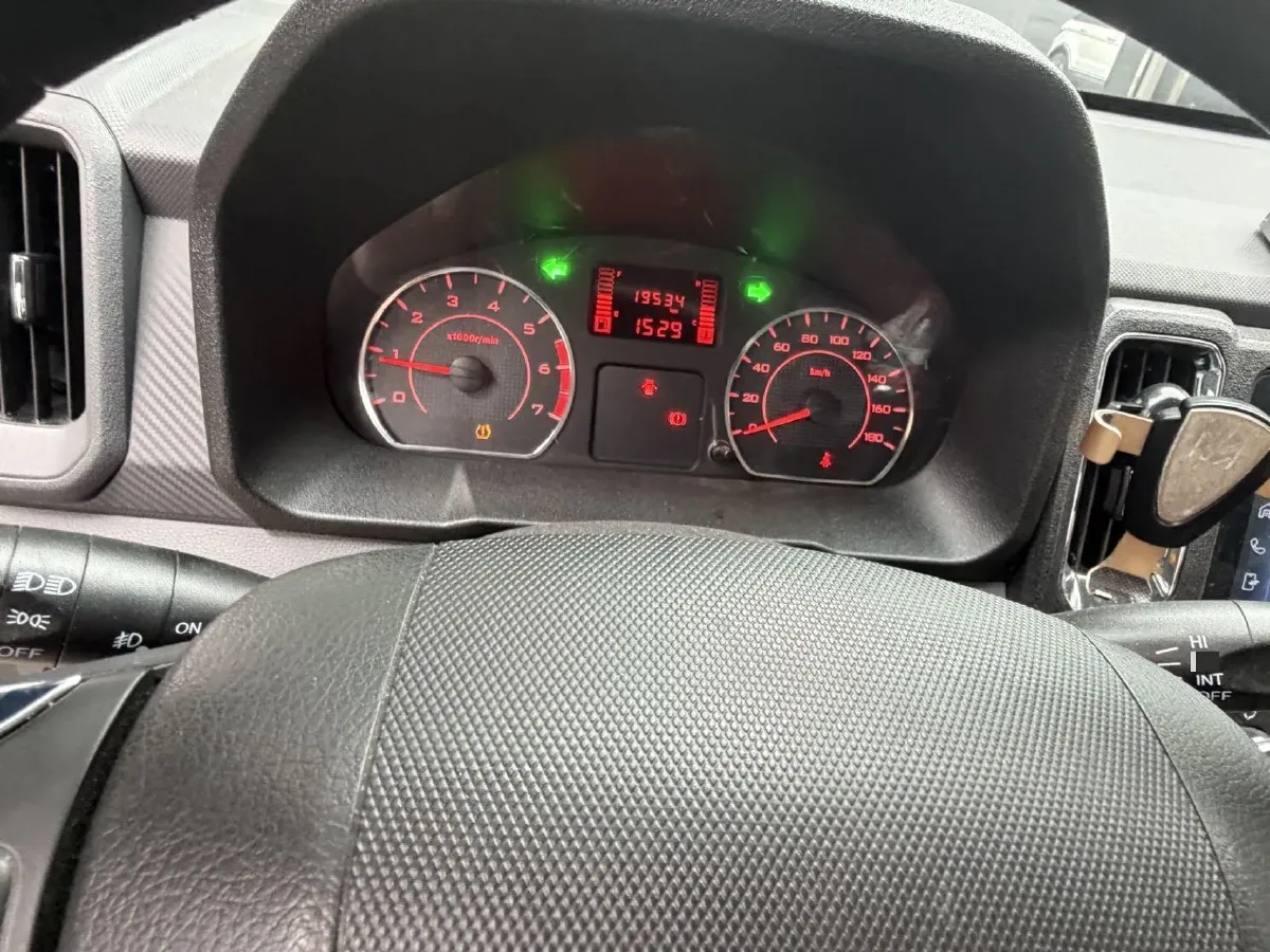 2021 WuLing ZhentTu 1.5L 99HP L4 5MT,autocango,china used car exporter,china ev exporter,chinese used car exporter,chinese used ev exporter