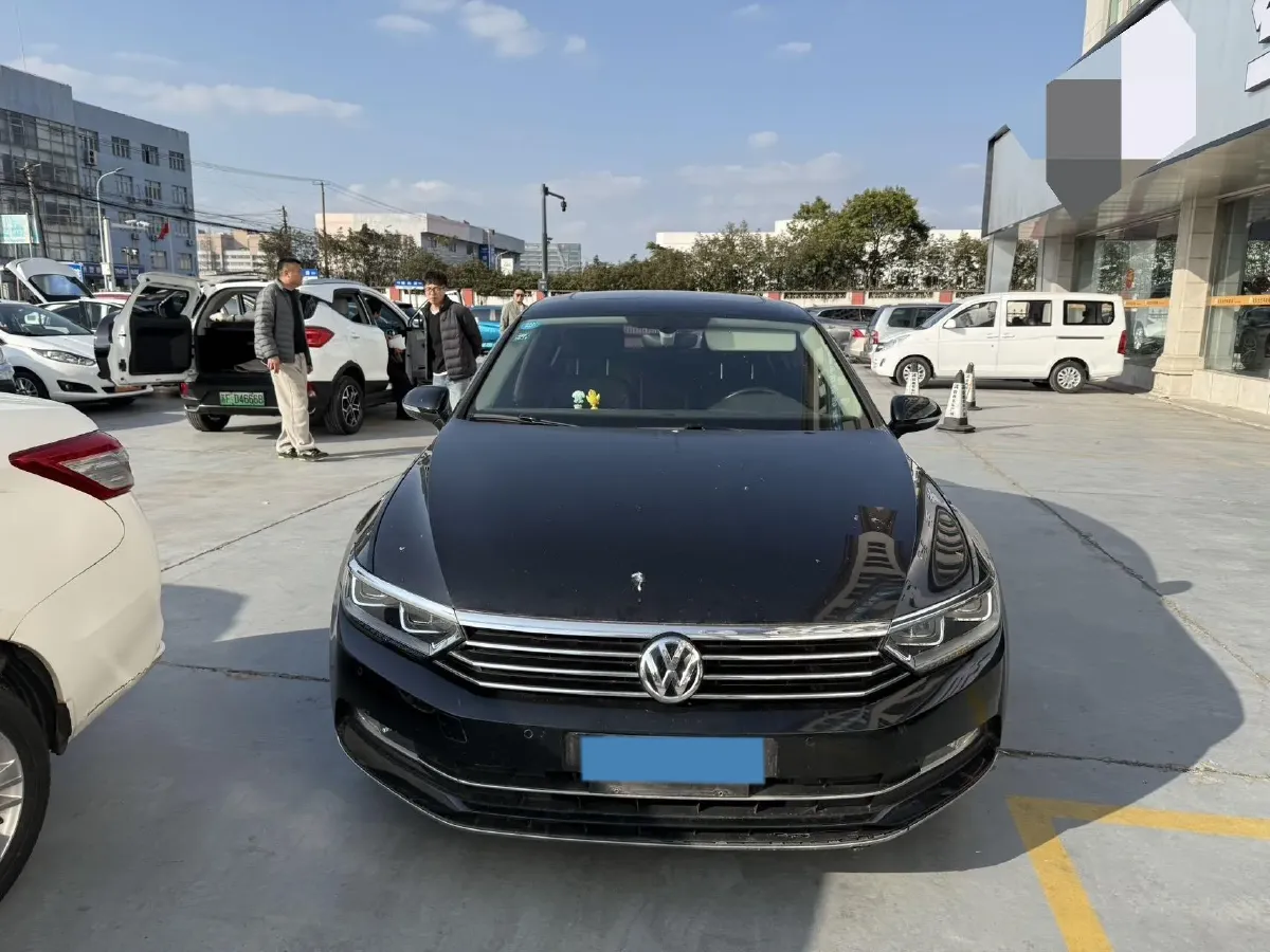 2019 Volkswagen Magotan 2.0T 186HP L4 7DCT,autocango,china used car exporter,china ev exporter,chinese used car exporter,chinese used ev exporter