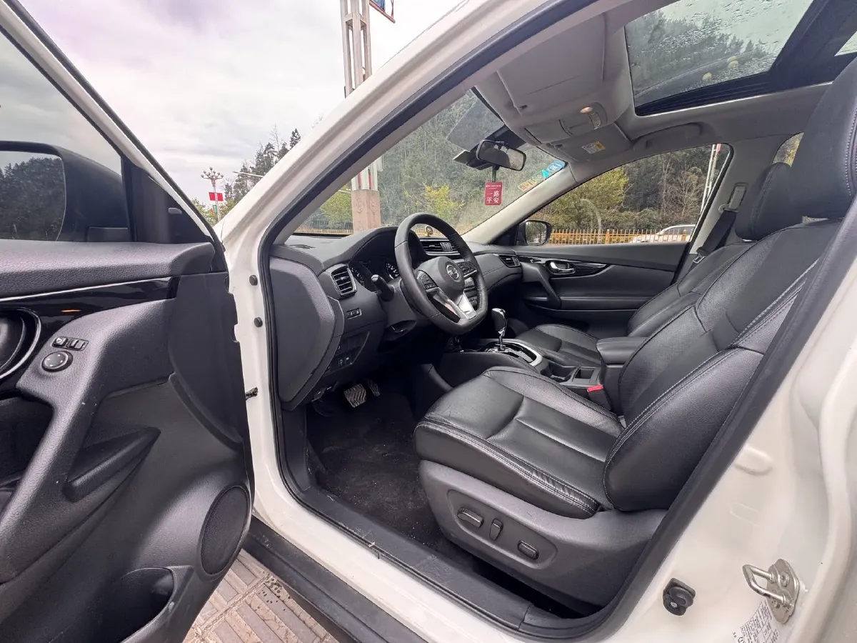 2019 Nissan X-Trail 2.0L 154HP L4 CVT,autocango,china used car exporter,china ev exporter,chinese used car exporter,chinese used ev exporter