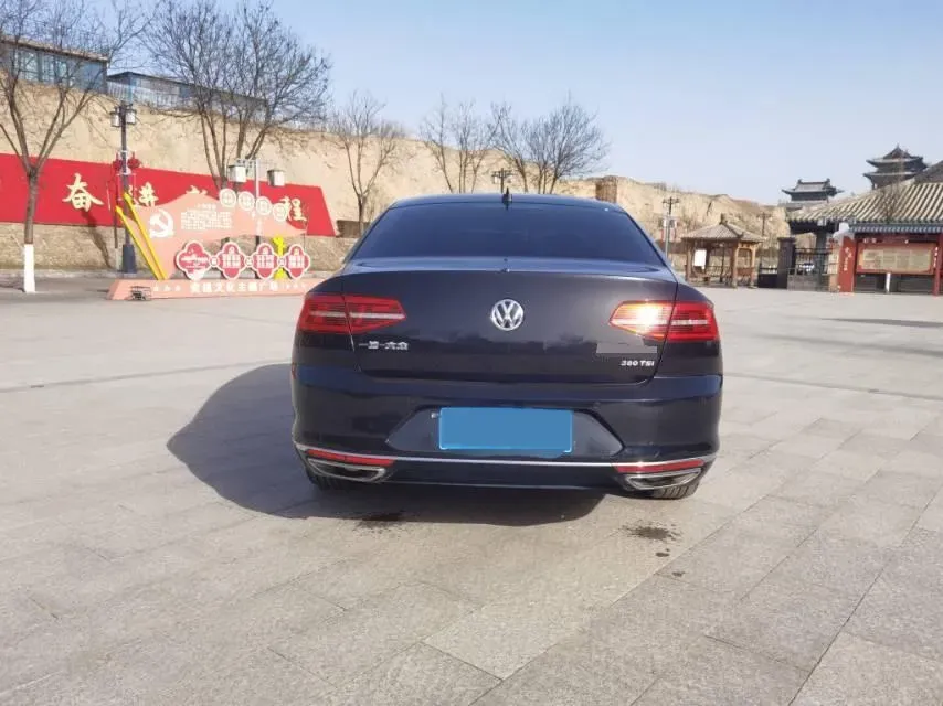 2018 Volkswagen Magotan 2.0T 220HP L4 7DCT,autocango,china used car exporter,china ev exporter,chinese used car exporter,chinese used ev exporter