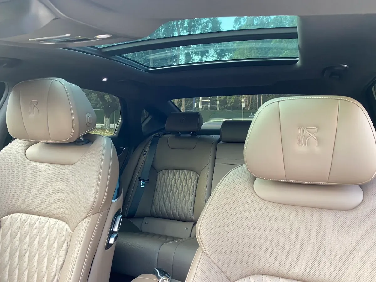 2022 Volkswagen Tiguan L 2.0T 186HP L4 7DCT,autocango,china used car exporter,china ev exporter,chinese used car exporter,chinese used ev exporter