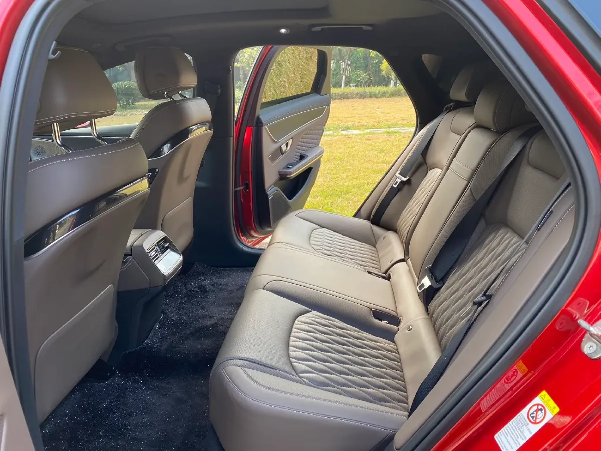 2022 Volkswagen Tiguan L 2.0T 186HP L4 7DCT,autocango,china used car exporter,china ev exporter,chinese used car exporter,chinese used ev exporter