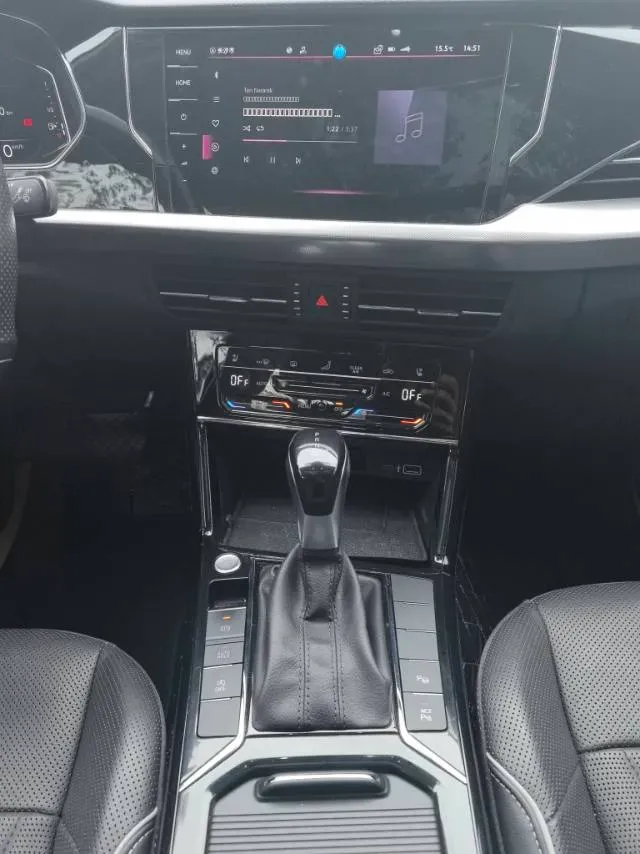 2023 Volkswagen Passat 2.0T 186HP L4 7DCT,autocango,china used car exporter,china ev exporter,chinese used car exporter,chinese used ev exporter