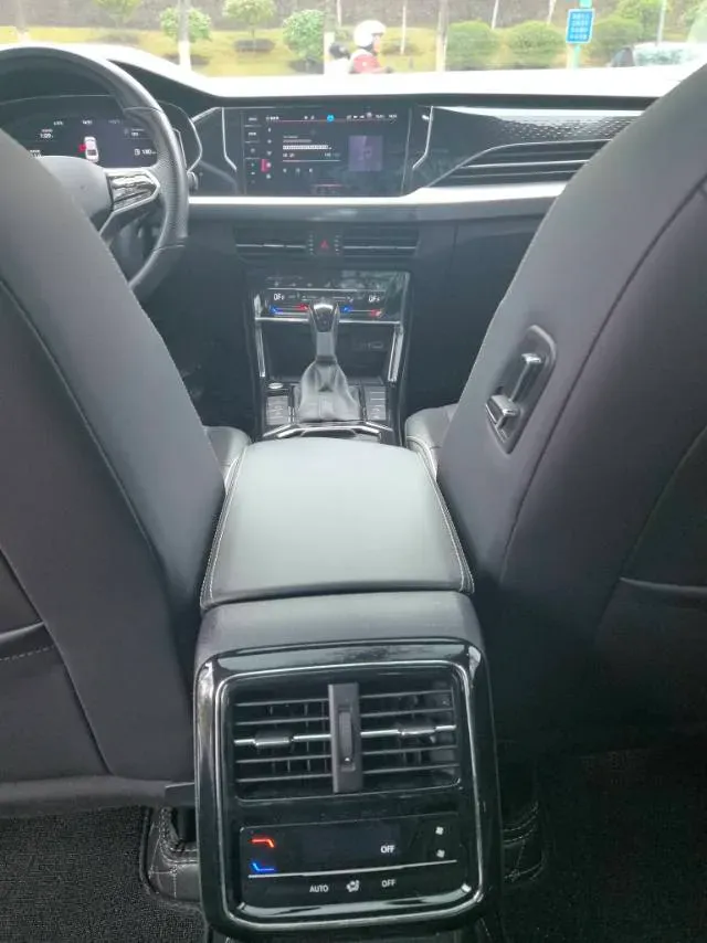 2023 Volkswagen Passat 2.0T 186HP L4 7DCT,autocango,china used car exporter,china ev exporter,chinese used car exporter,chinese used ev exporter