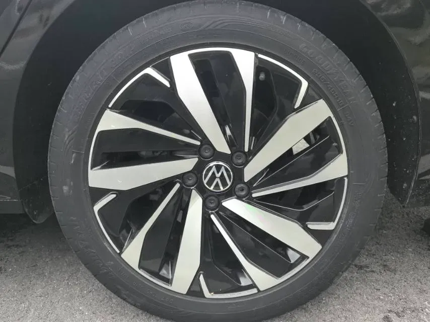 2023 Volkswagen Passat 2.0T 186HP L4 7DCT,autocango,china used car exporter,china ev exporter,chinese used car exporter,chinese used ev exporter