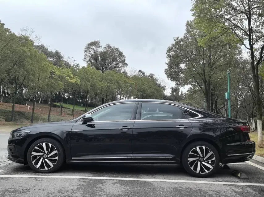 2023 Volkswagen Passat 2.0T 186HP L4 7DCT,autocango,china used car exporter,china ev exporter,chinese used car exporter,chinese used ev exporter
