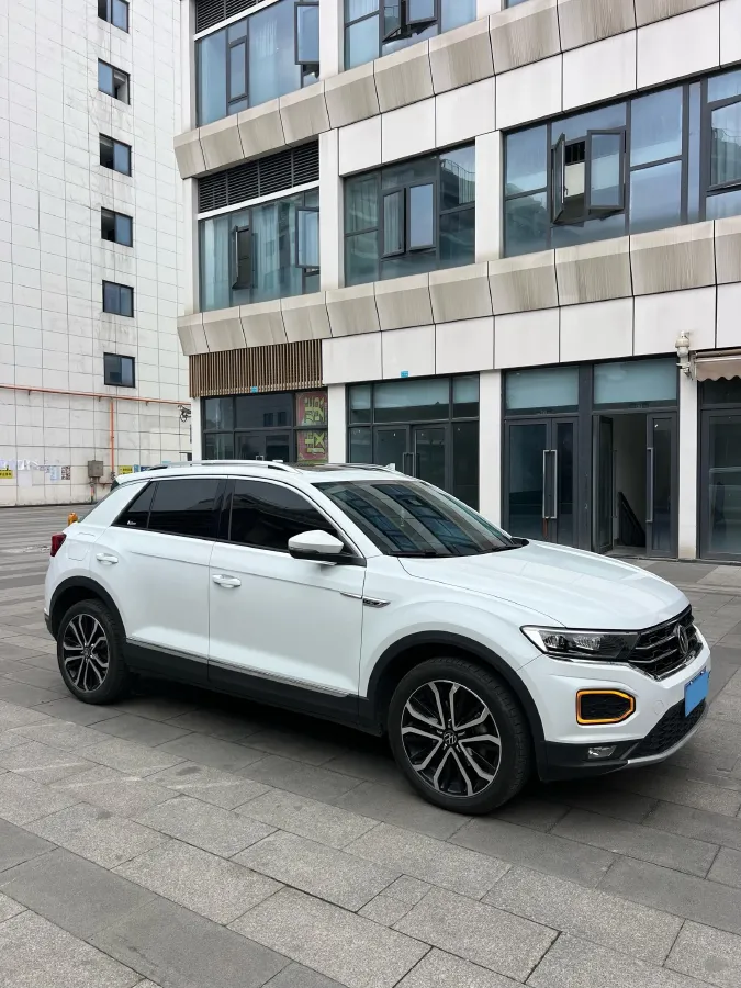 2022 Volkswagen T-Roc 1.4T 150HP L4 7DCT,autocango,china used car exporter,china ev exporter,chinese used car exporter,chinese used ev exporter