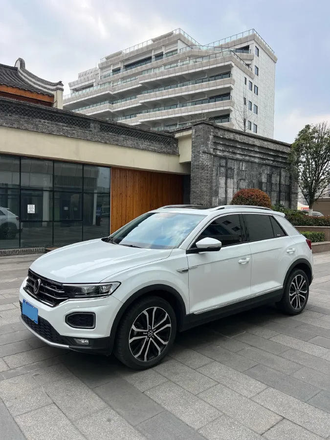 2022 Volkswagen T-Roc 1.4T 150HP L4 7DCT,autocango,china used car exporter,china ev exporter,chinese used car exporter,chinese used ev exporter
