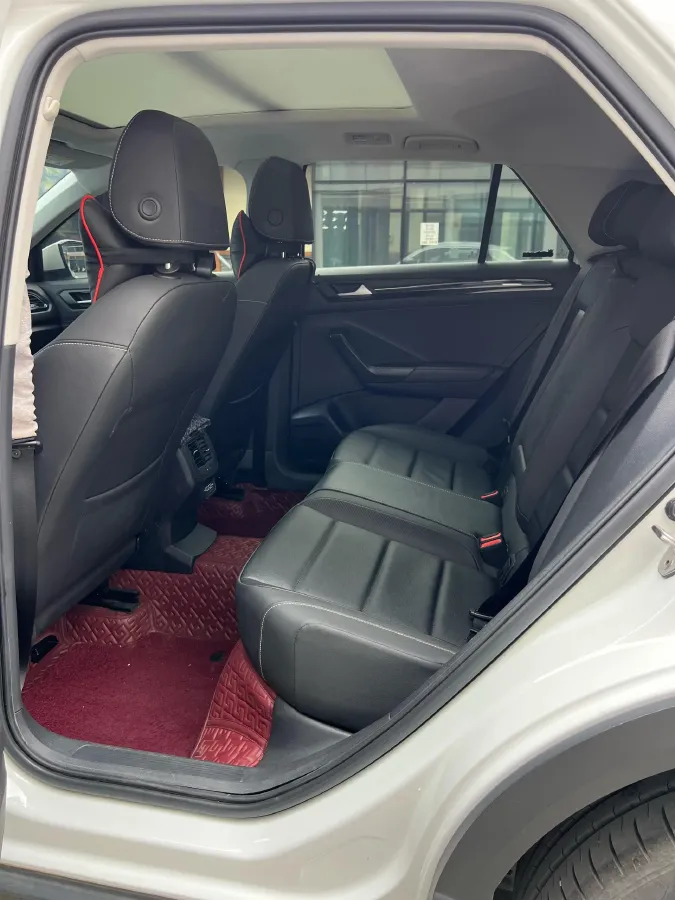 2022 Volkswagen T-Roc 1.4T 150HP L4 7DCT,autocango,china used car exporter,china ev exporter,chinese used car exporter,chinese used ev exporter
