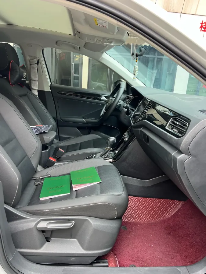 2022 Volkswagen T-Roc 1.4T 150HP L4 7DCT,autocango,china used car exporter,china ev exporter,chinese used car exporter,chinese used ev exporter