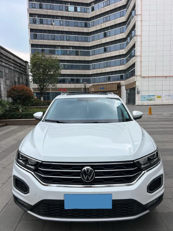2022 Volkswagen T-Roc 1.4T 150HP L4 7DCT,autocango,china used car exporter,china ev exporter,chinese used car exporter,chinese used ev exporter