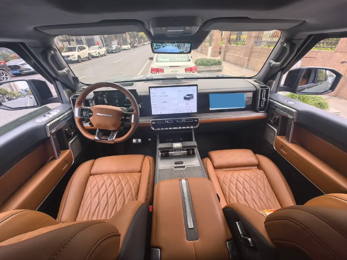 2023 M Hero 917 REEV 197HP 2AT REEV 65.8KWH,autocango,china used car exporter,china ev exporter,chinese used car exporter,chinese used ev exporter