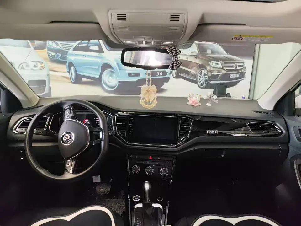2022 Volkswagen T-Roc 1.4T 150HP L4 7DCT,autocango,china used car exporter,china ev exporter,chinese used car exporter,chinese used ev exporter