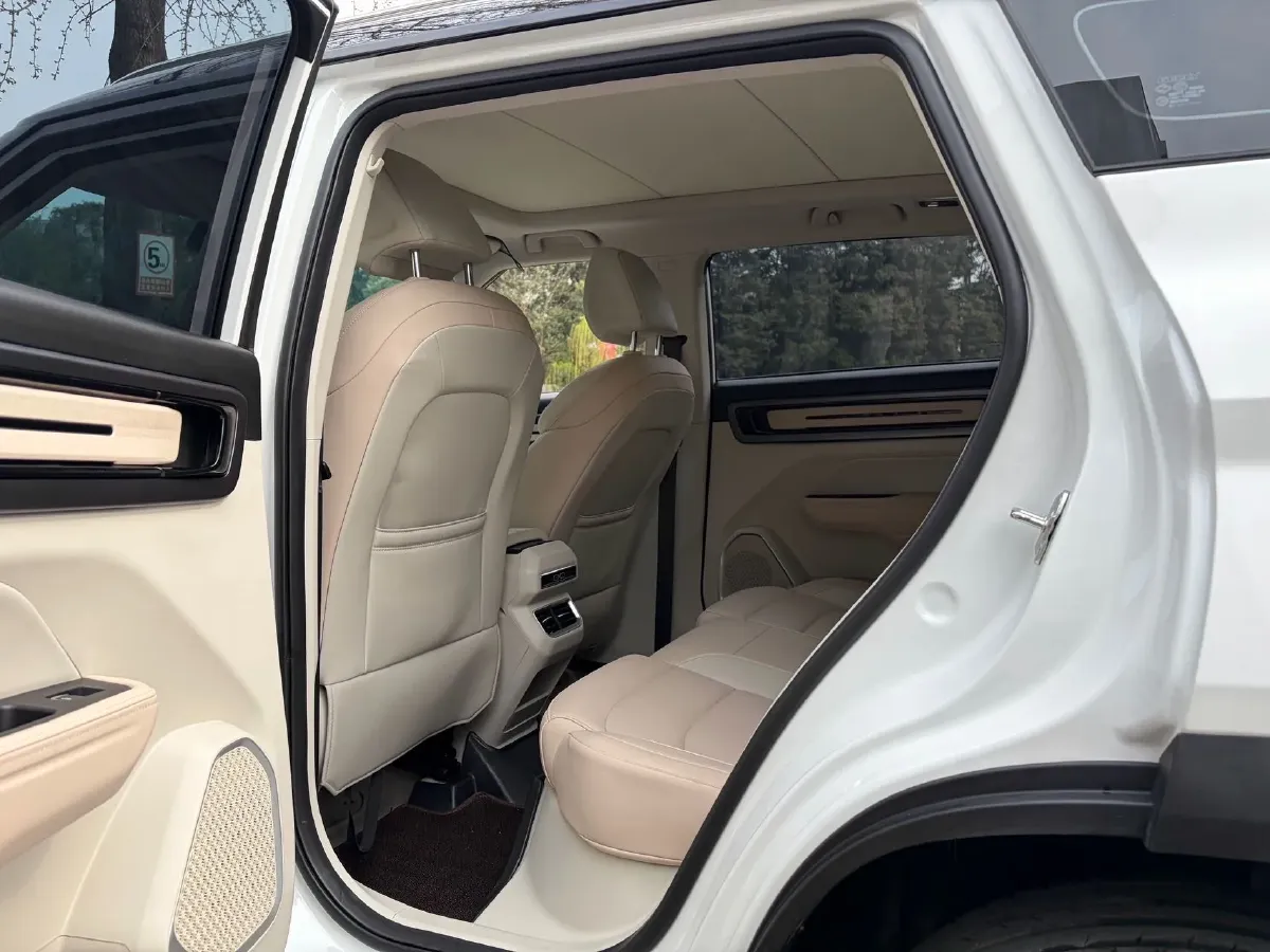 2023 Geely ICON 1.5T 181HP L4 7DCT,autocango,china used car exporter,china ev exporter,chinese used car exporter,chinese used ev exporter