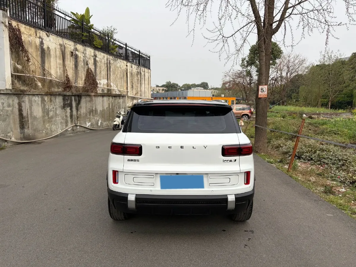 2023 Geely ICON 1.5T 181HP L4 7DCT,autocango,china used car exporter,china ev exporter,chinese used car exporter,chinese used ev exporter
