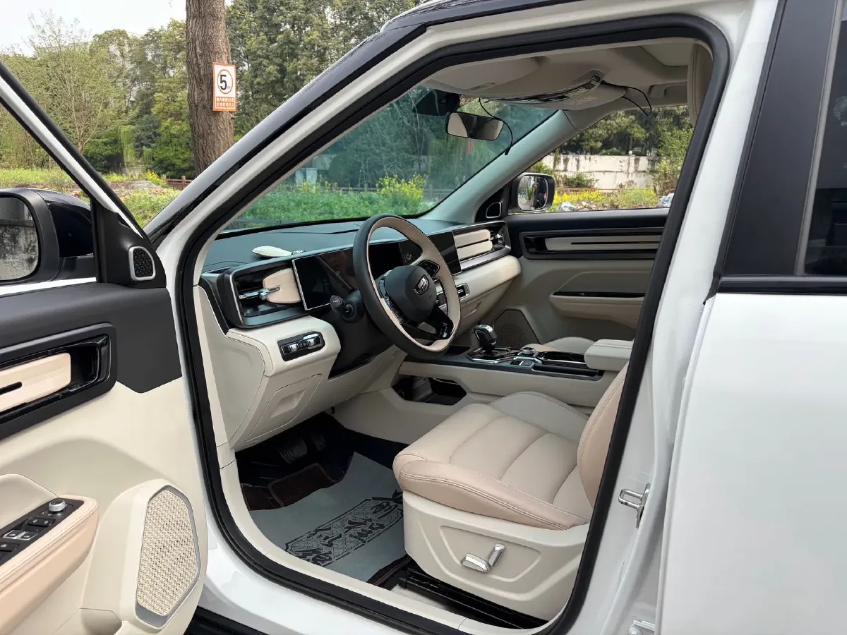 2023 Geely ICON 1.5T 181HP L4 7DCT,autocango,china used car exporter,china ev exporter,chinese used car exporter,chinese used ev exporter