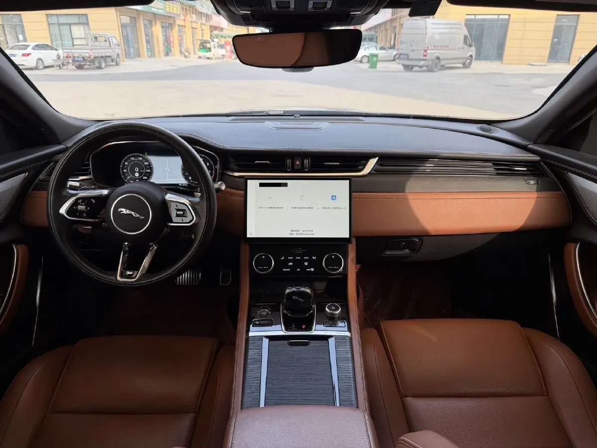 2021 Jaguar XFL 2.0T 250HP L4 8AT,autocango,china used car exporter,china ev exporter,chinese used car exporter,chinese used ev exporter