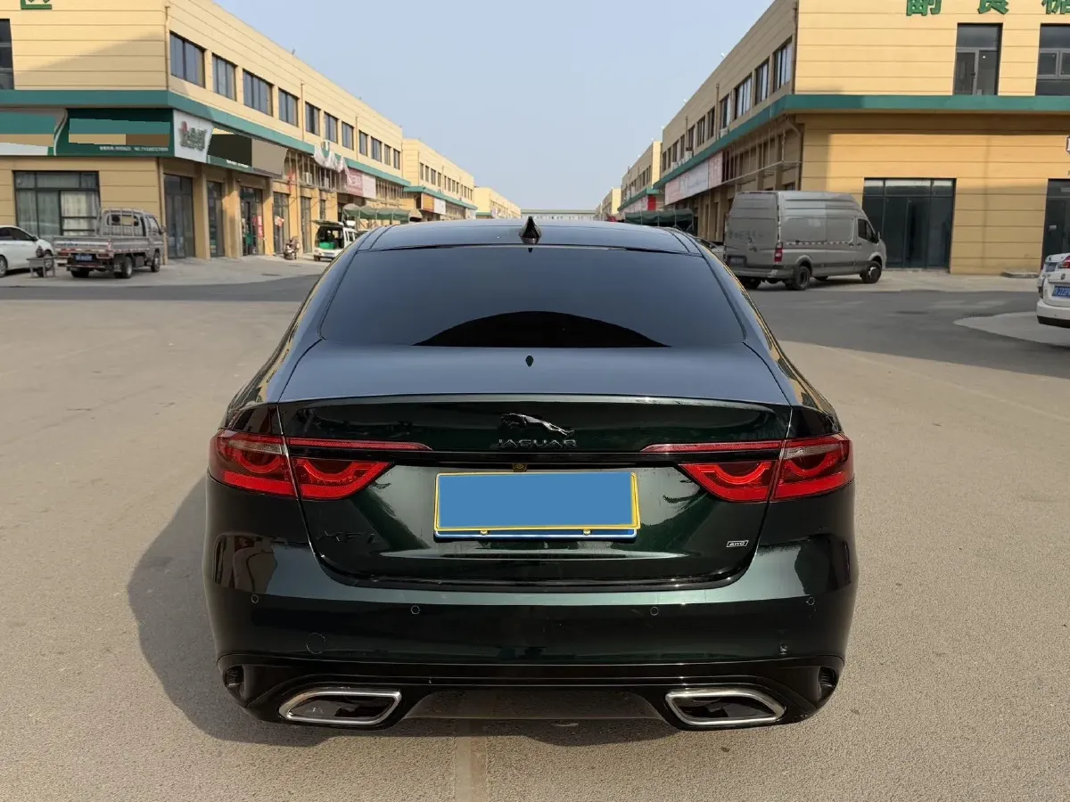 2021 Jaguar XFL 2.0T 250HP L4 8AT,autocango,china used car exporter,china ev exporter,chinese used car exporter,chinese used ev exporter