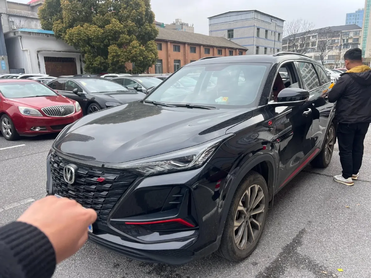 2022 ChangAn CS75 Plus 2.0T 233HP L4 8AT,autocango,china used car exporter,china ev exporter,chinese used car exporter,chinese used ev exporter
