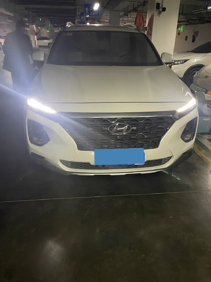 2019 Hyundai Santafe 2.0T 230HP L4 8AT,autocango,china used car exporter,china ev exporter,chinese used car exporter,chinese used ev exporter