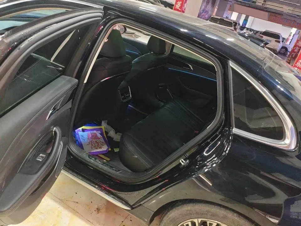 2023 HongQi H5 2.0T 224HP L4 8AT,autocango,china used car exporter,china ev exporter,chinese used car exporter,chinese used ev exporter