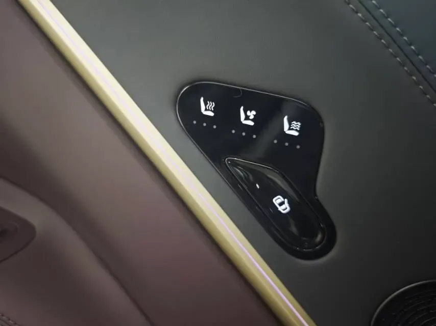 2025 Avatr 11 BEV,autocango,china used car exporter,china ev exporter,chinese used car exporter,chinese used ev exporter