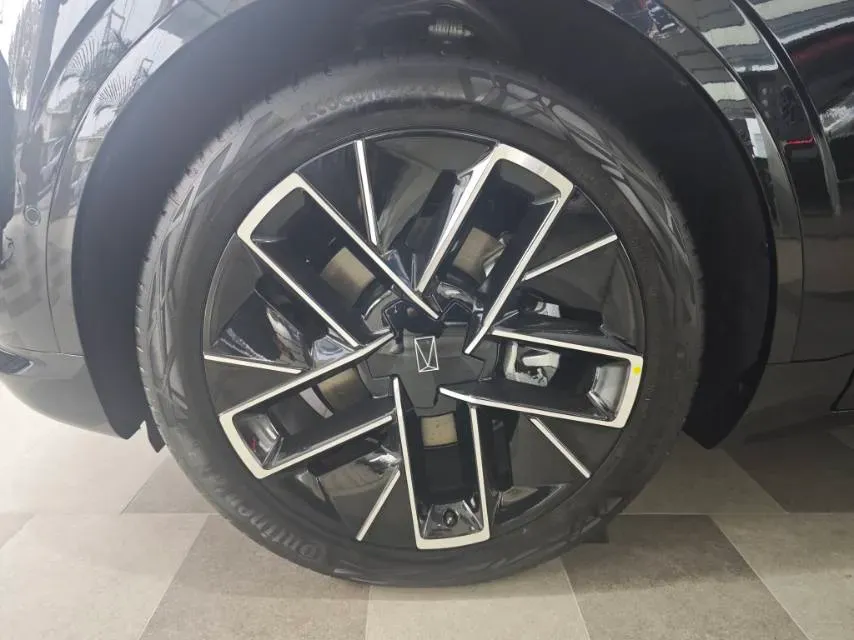 2025 Avatr 11 BEV,autocango,china used car exporter,china ev exporter,chinese used car exporter,chinese used ev exporter