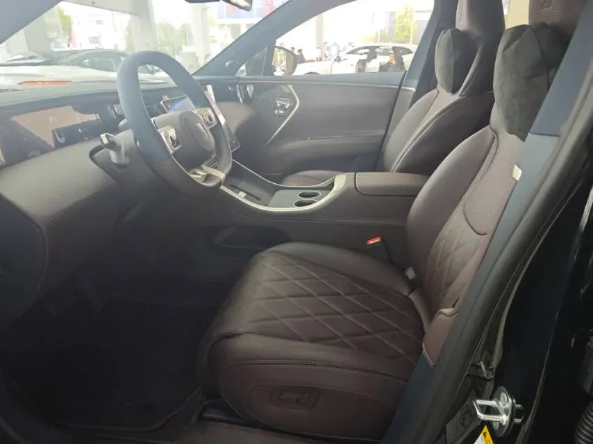 2025 Avatr 11 BEV,autocango,china used car exporter,china ev exporter,chinese used car exporter,chinese used ev exporter