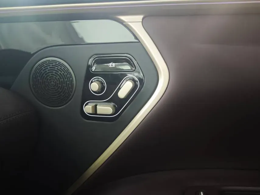 2025 Avatr 11 BEV,autocango,china used car exporter,china ev exporter,chinese used car exporter,chinese used ev exporter