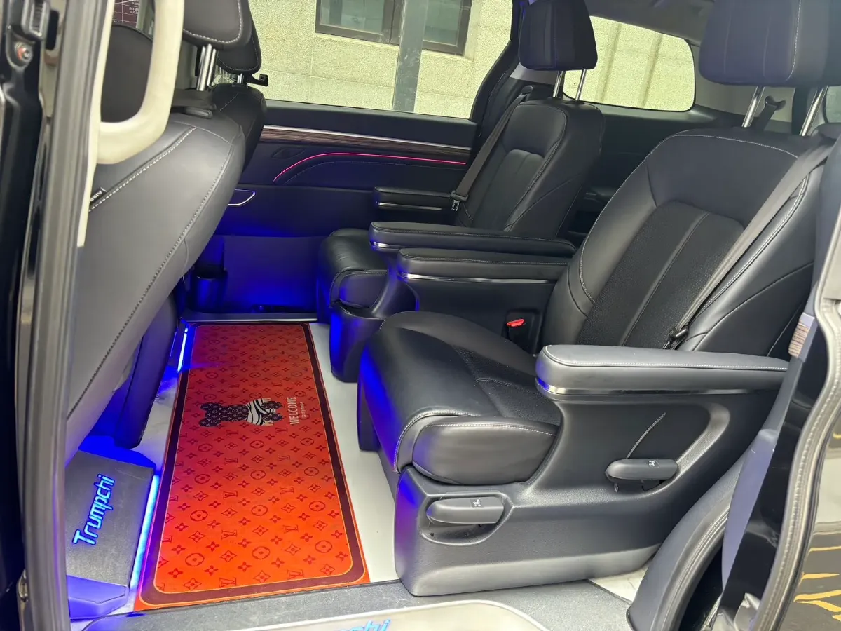 2021 GAC Trumpchi M8 2.0T 252HP L4 8AT,autocango,china used car exporter,china ev exporter,chinese used car exporter,chinese used ev exporter