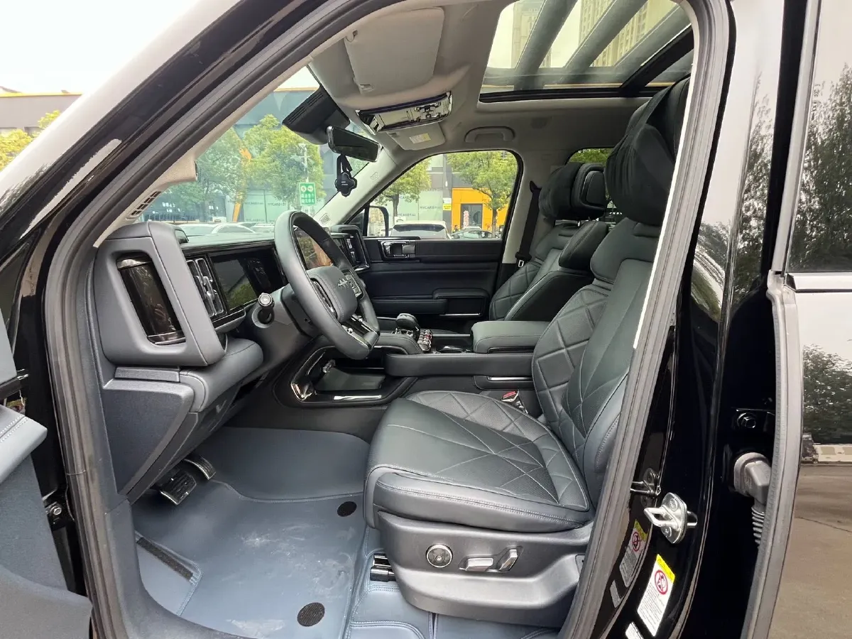 2023 FangChengBao Bao 5 1.5T 194HP L4 E-CVT PHEV 31.8KWH,autocango,china used car exporter,china ev exporter,chinese used car exporter,chinese used ev exporter