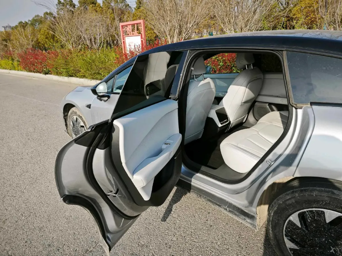 2024 Xpeng P7+ BEV 60.7KWH,autocango,china used car exporter,china ev exporter,chinese used car exporter,chinese used ev exporter