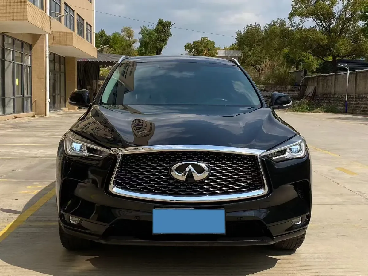 2018 Infiniti QX30 2.0T 211HP L4 7DCT,autocango,china used car exporter,china ev exporter,chinese used car exporter,chinese used ev exporter