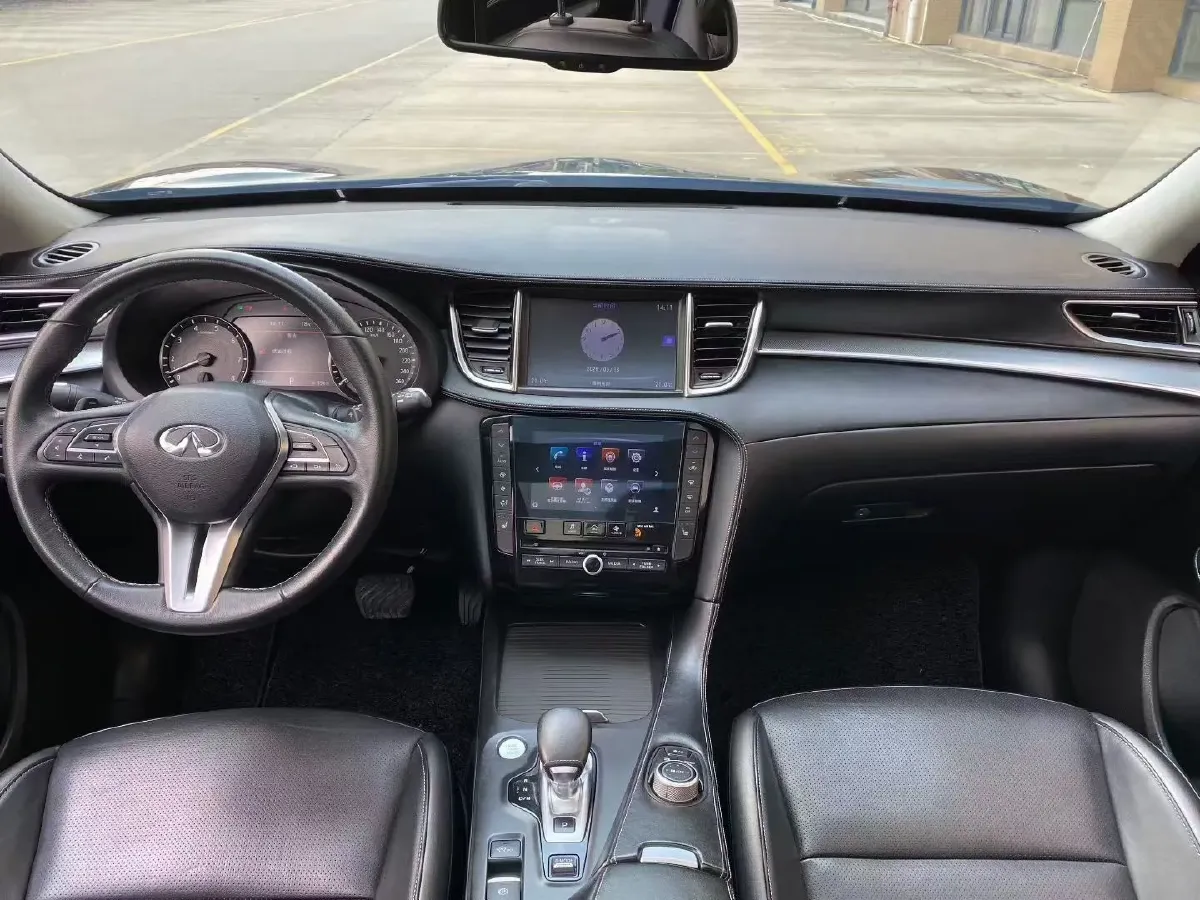 2018 Infiniti QX30 2.0T 211HP L4 7DCT,autocango,china used car exporter,china ev exporter,chinese used car exporter,chinese used ev exporter