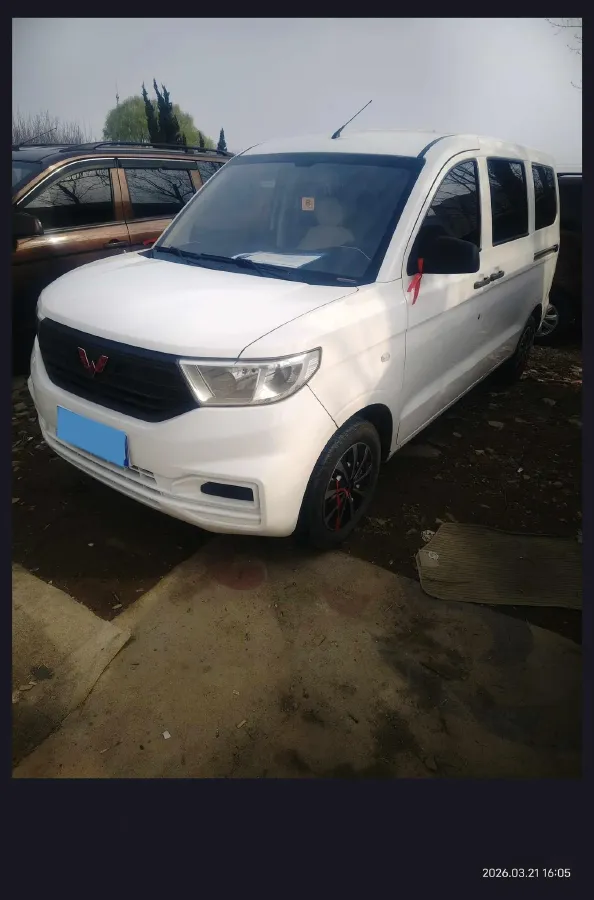 2019 WuLing HongGuang V 1.5L 105HP L4 5MT,autocango,china used car exporter,china ev exporter,chinese used car exporter,chinese used ev exporter