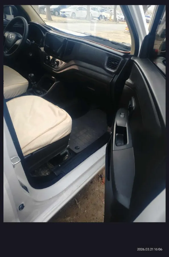 2019 WuLing HongGuang V 1.5L 105HP L4 5MT,autocango,china used car exporter,china ev exporter,chinese used car exporter,chinese used ev exporter