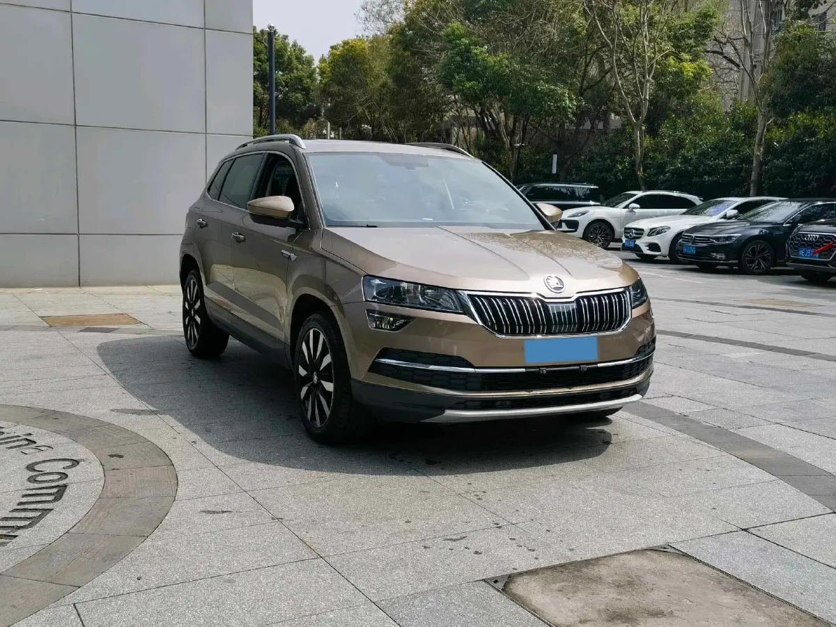 2020 Skoda Karoq 1.4T 150HP L4 7DCT,autocango,china used car exporter,china ev exporter,chinese used car exporter,chinese used ev exporter
